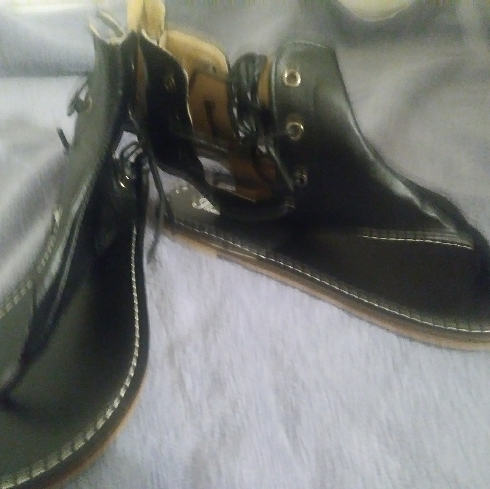 Sandals - Picture 2 of 2